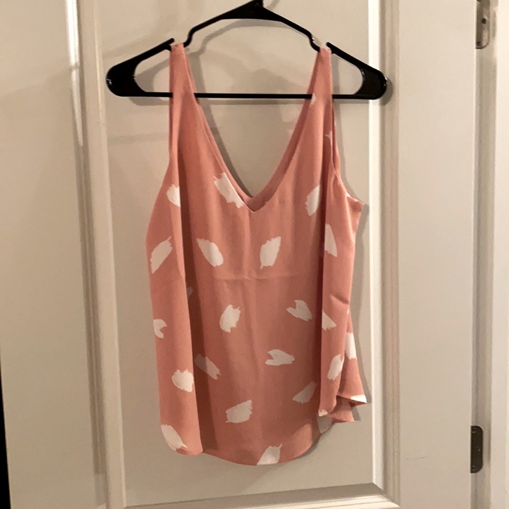 Gorgeous blush pink double V shell by Loft!